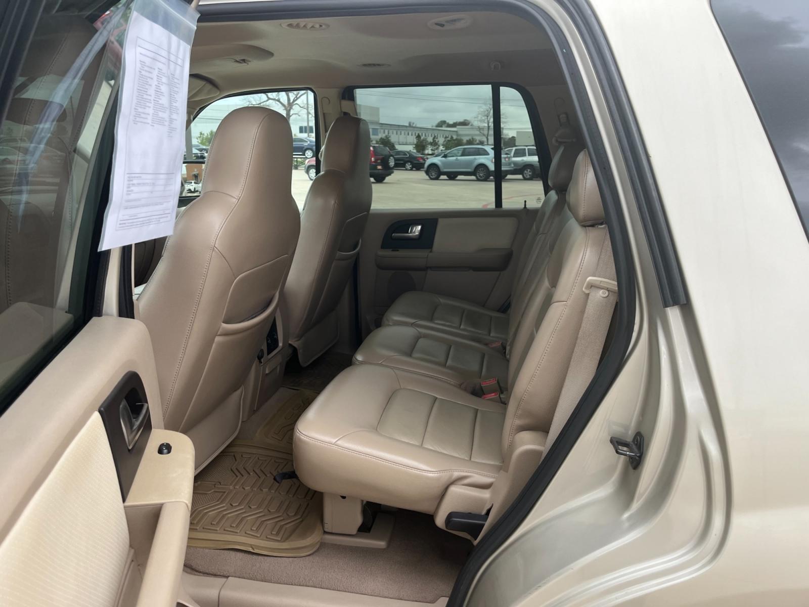2004 GOLD /TAN Ford Expedition XLT 4.6L 2WD (1FMRU15W54L) with an 4.6L V8 SOHC 16V engine, 4-Speed Automatic Overdrive transmission, located at 14700 Tomball Parkway 249, Houston, TX, 77086, (281) 444-2200, 29.928619, -95.504074 - Photo #9